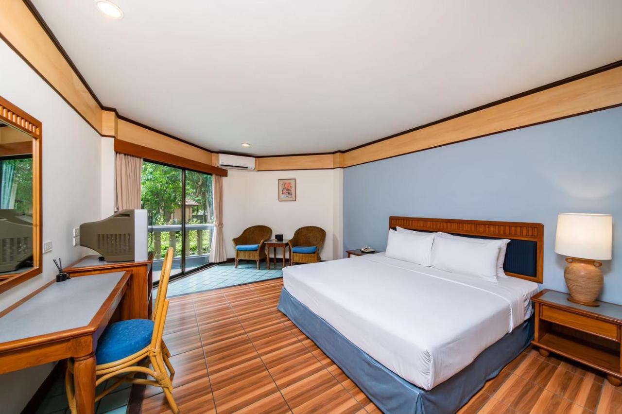 Botany Beach Resort Pattaya Na Chom Thian Buitenkant foto