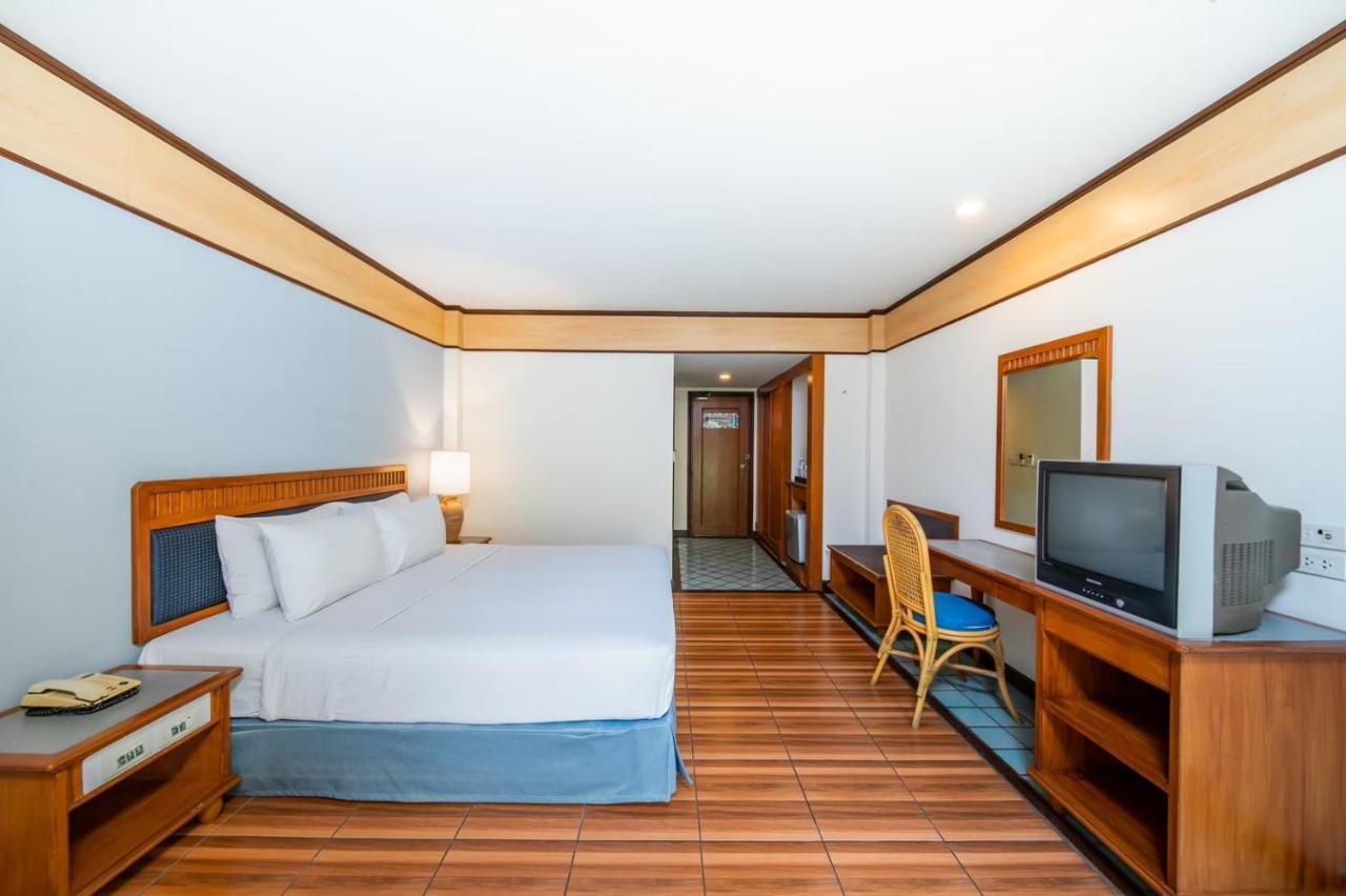 Botany Beach Resort Pattaya Na Chom Thian Buitenkant foto