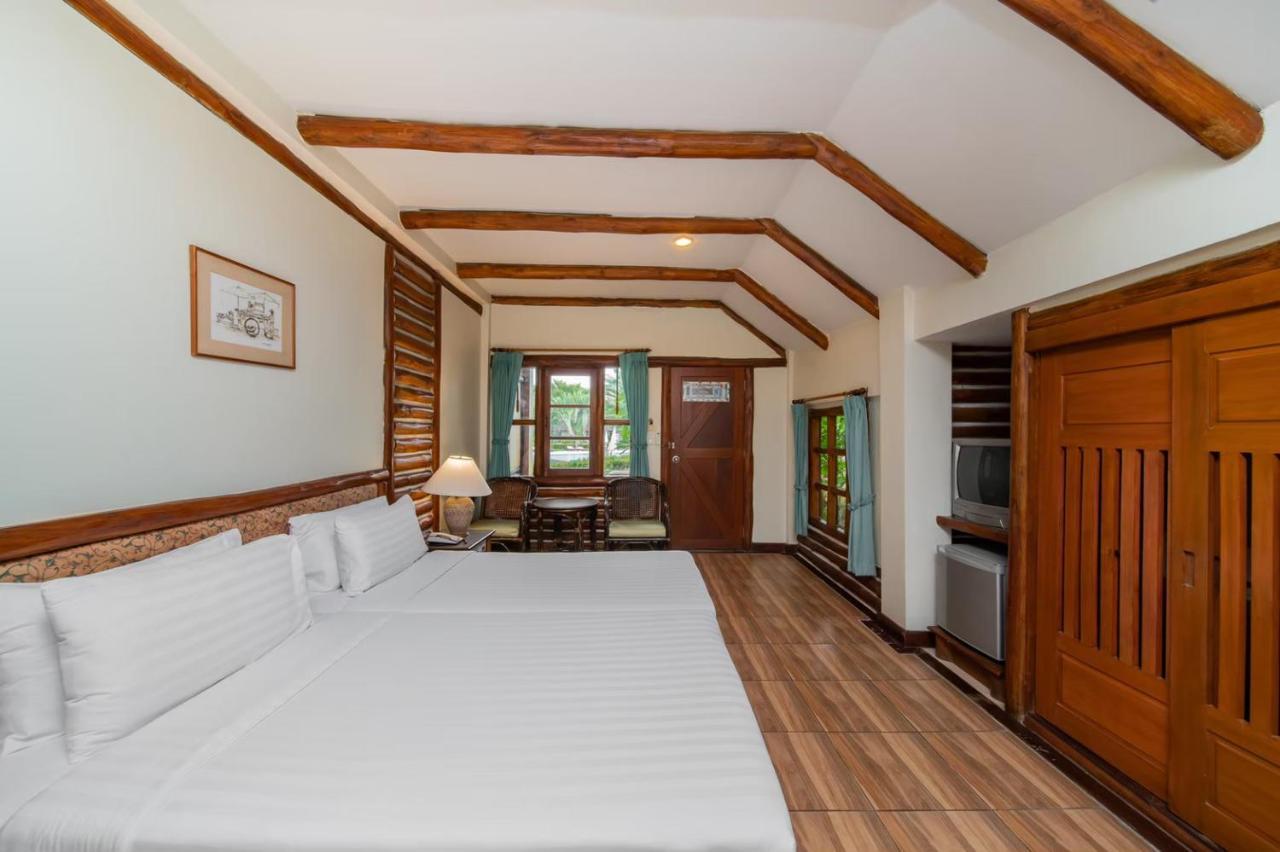 Botany Beach Resort Pattaya Na Chom Thian Buitenkant foto