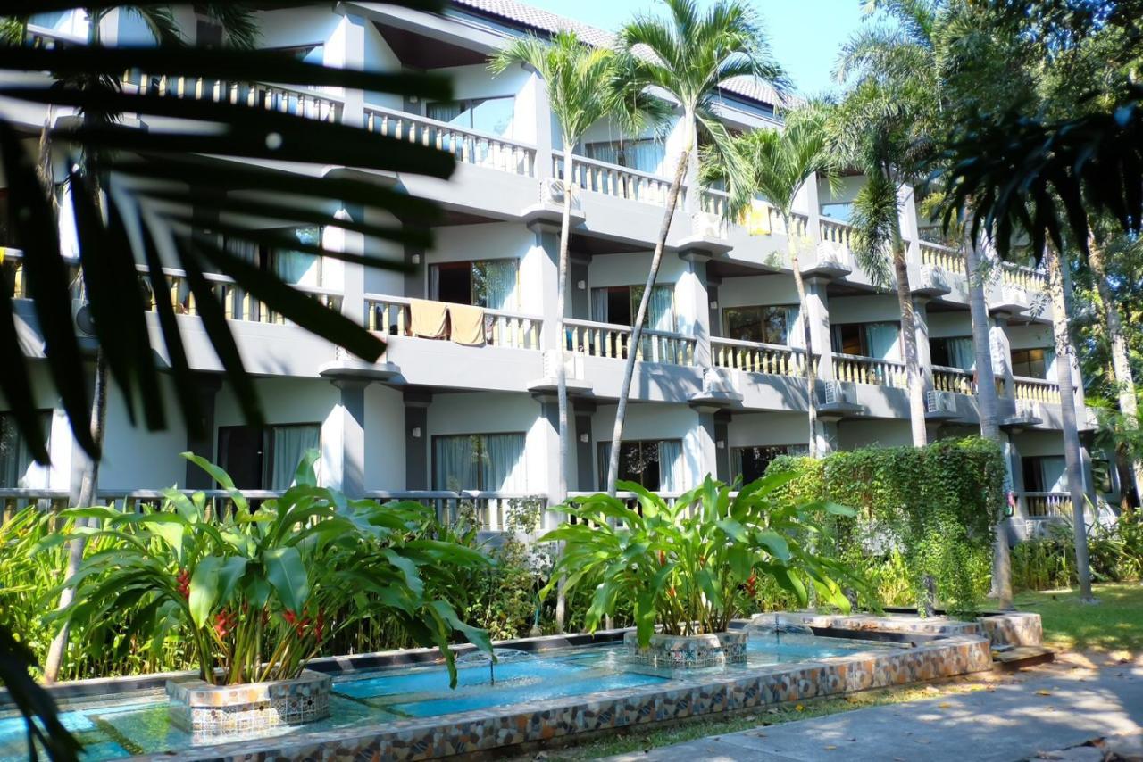 Botany Beach Resort Pattaya Na Chom Thian Buitenkant foto