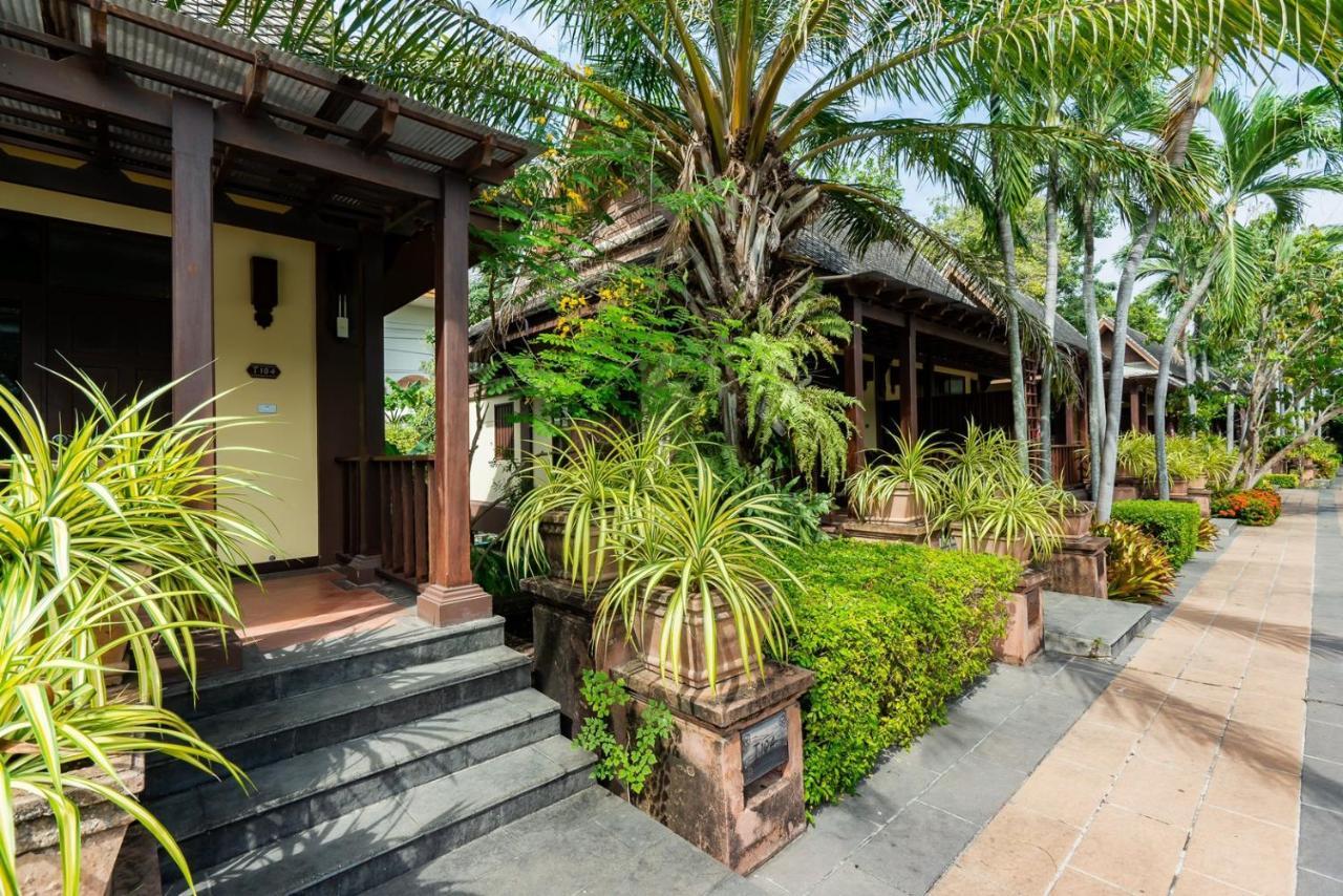 Botany Beach Resort Pattaya Na Chom Thian Buitenkant foto