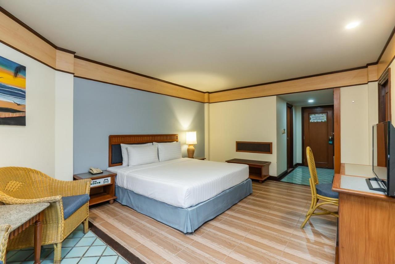 Botany Beach Resort Pattaya Na Chom Thian Buitenkant foto