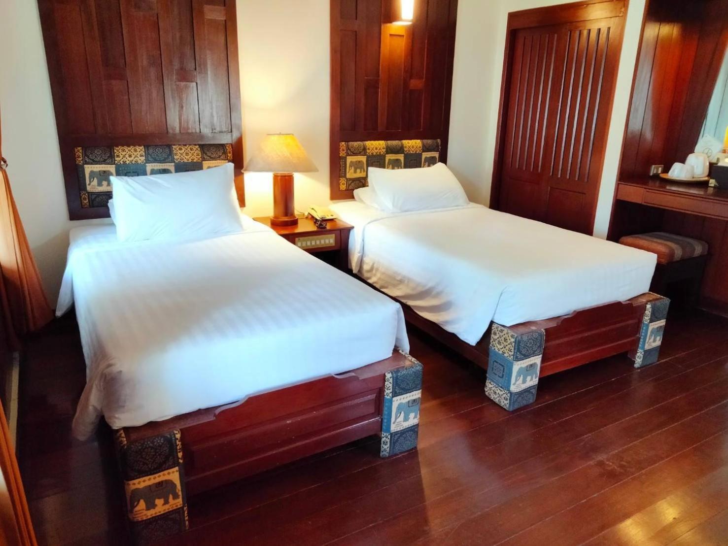 Botany Beach Resort Pattaya Na Chom Thian Buitenkant foto
