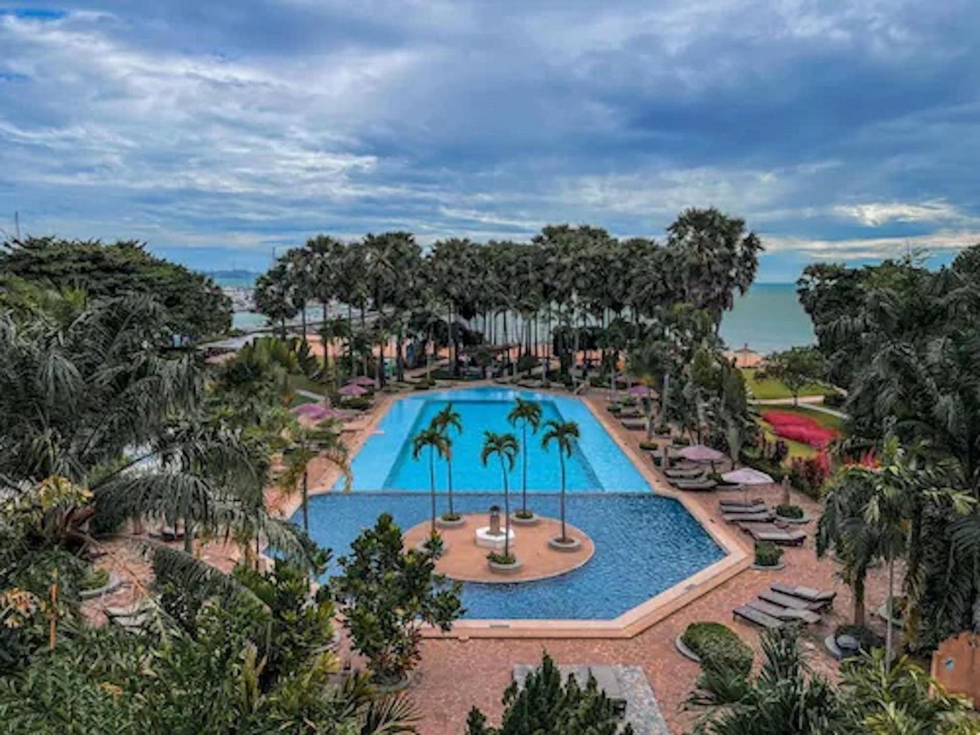 Botany Beach Resort Pattaya Na Chom Thian Buitenkant foto