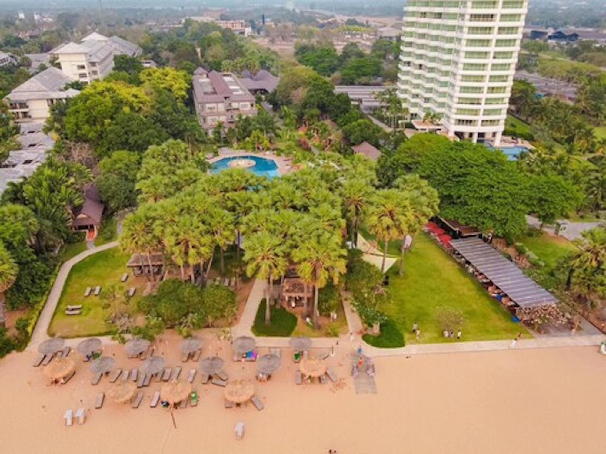 Botany Beach Resort Pattaya Na Chom Thian Buitenkant foto