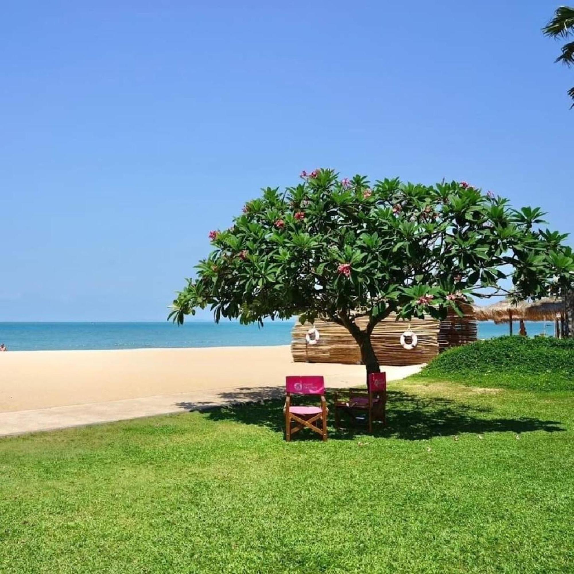 Botany Beach Resort Pattaya Na Chom Thian Buitenkant foto